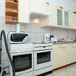 Meta ,excellent Location Close To Rab *