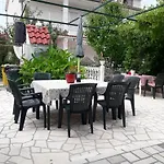 Meta ,excellent Location Close To Rab شقة