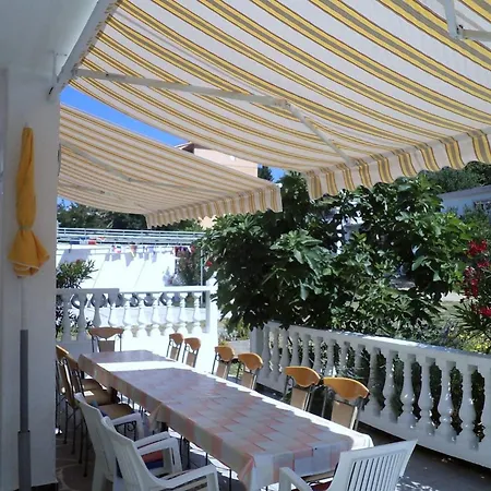 Meta ,excellent Location Close To Rab