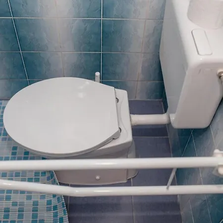 Meta ,excellent Location Close To Rab Apartment