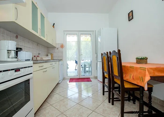Daire Meta ,excellent Location Close To Rab *